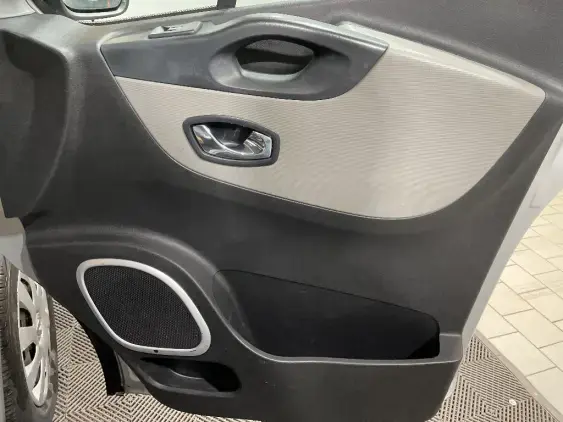 RENAULT TRAFIC III - voiture d'occasion - Photo 20