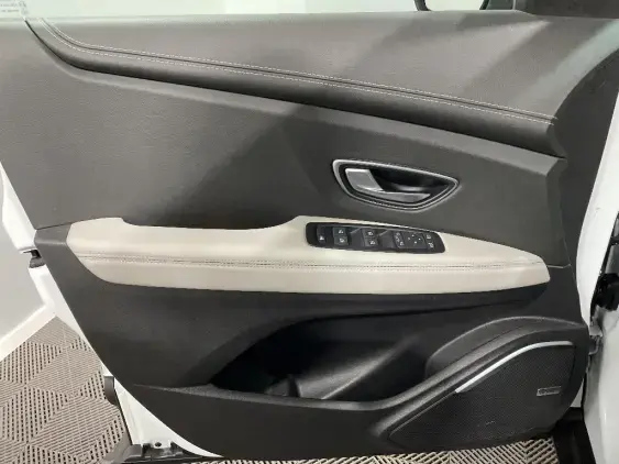 RENAULT SCENIC IV - voiture d'occasion - Photo 19