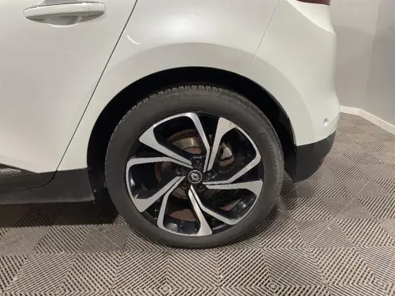 RENAULT SCENIC IV - voiture d'occasion - Photo 24