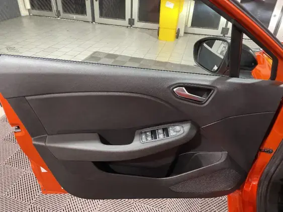 RENAULT CLIO V - voiture d'occasion - Photo 18