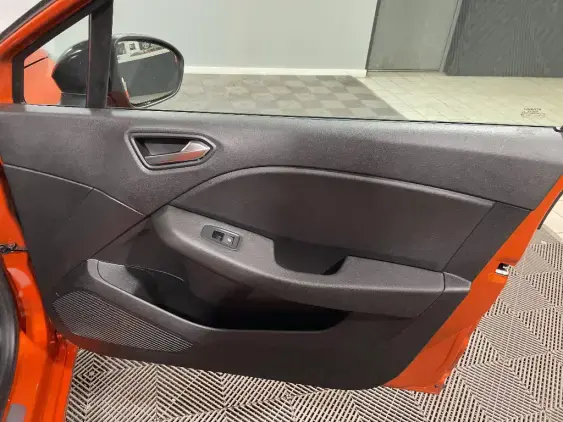 RENAULT CLIO V - voiture d'occasion - Photo 20