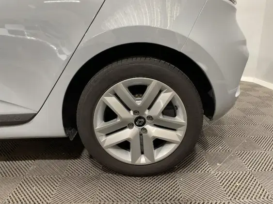 RENAULT CLIO V - voiture d'occasion - Photo 24