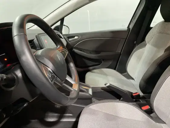 RENAULT CLIO V - voiture d'occasion - Photo 18