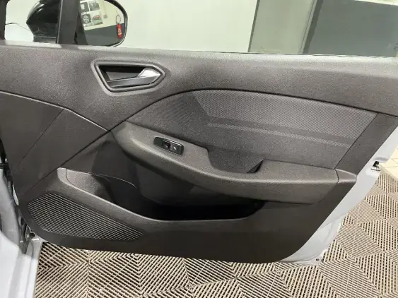 RENAULT CLIO V - voiture d'occasion - Photo 20