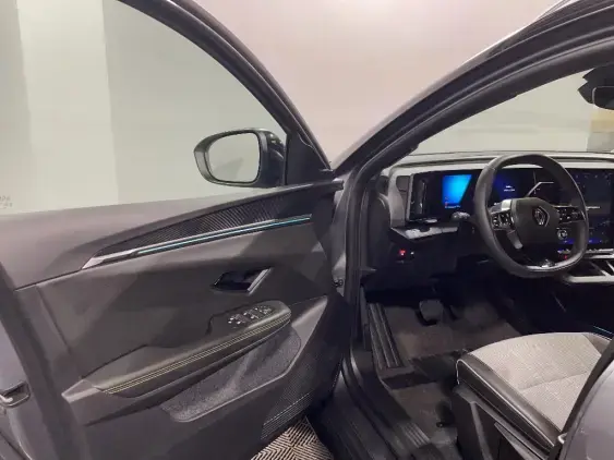 RENAULT SCENIC V ELECTRIQUE - voiture d'occasion - Photo 19