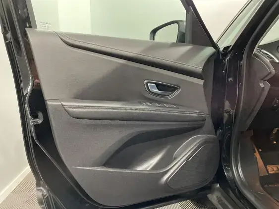 RENAULT SCENIC IV - voiture d'occasion - Photo 19