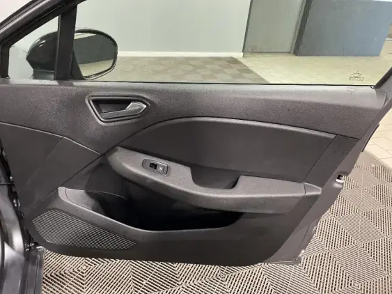 RENAULT CLIO V - voiture d'occasion - Photo 20