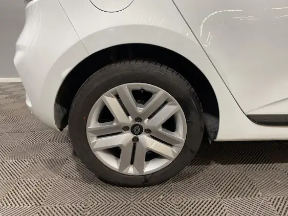 RENAULT CLIO V - voiture d'occasion - Photo 24