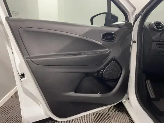 RENAULT ZOE - voiture d'occasion - Photo 18