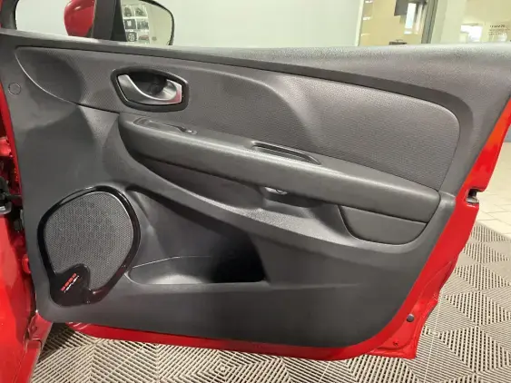 RENAULT CLIO IV - voiture d'occasion - Photo 19