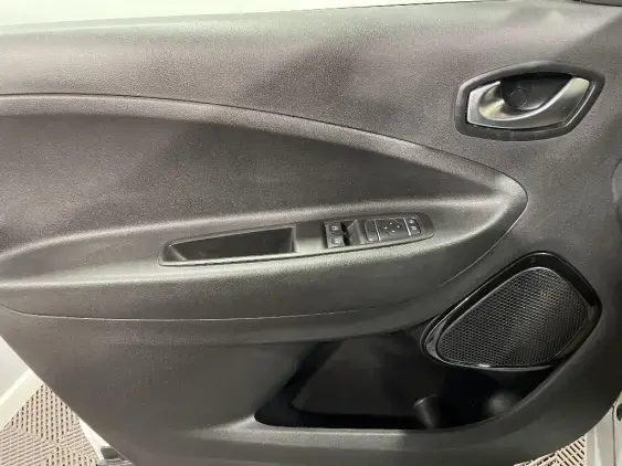 RENAULT ZOE - voiture d'occasion - Photo 18