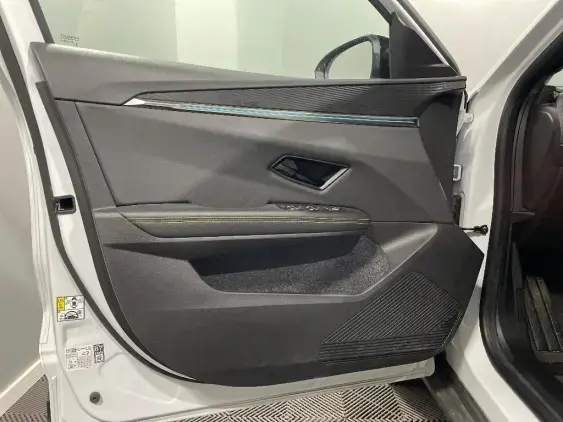 RENAULT SCENIC V ELECTRIQUE - voiture d'occasion - Photo 18