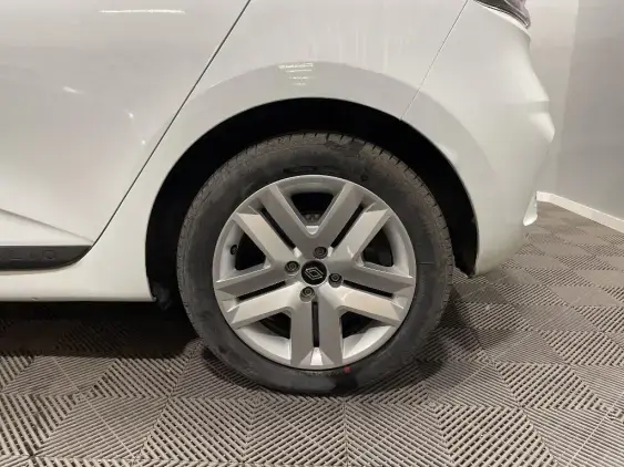 RENAULT CLIO V - voiture d'occasion - Photo 23