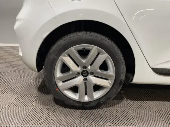 RENAULT CLIO V - voiture d'occasion - Photo 24