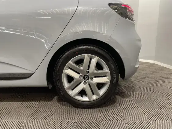 RENAULT CLIO V - voiture d'occasion - Photo 24