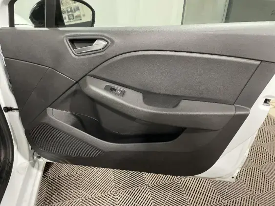 RENAULT CLIO V - voiture d'occasion - Photo 20