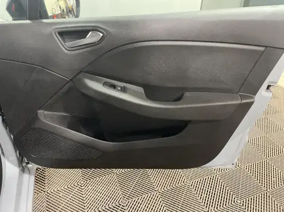 RENAULT CLIO V - voiture d'occasion - Photo 20