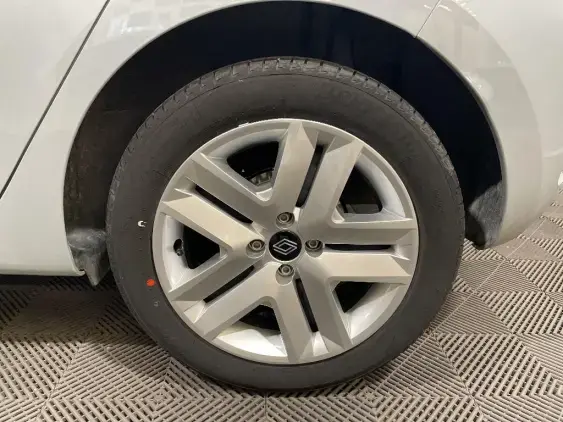 RENAULT CLIO V - voiture d'occasion - Photo 24