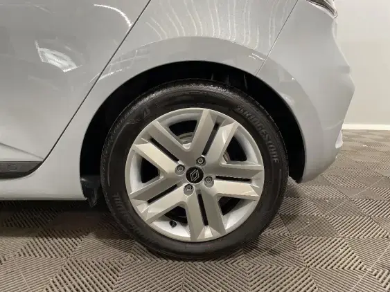 RENAULT CLIO V - voiture d'occasion - Photo 24