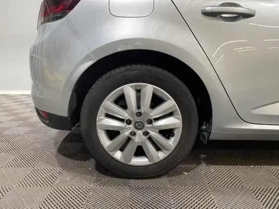 RENAULT MEGANE IV - voiture d'occasion - Photo 25