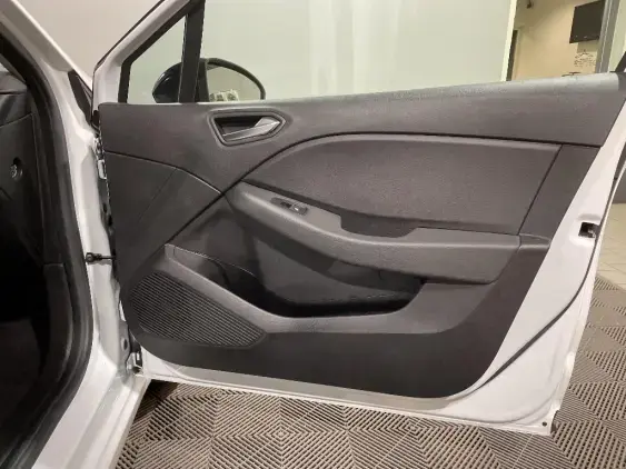 RENAULT CLIO V - voiture d'occasion - Photo 19