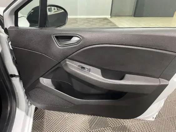 RENAULT CLIO V - voiture d'occasion - Photo 18