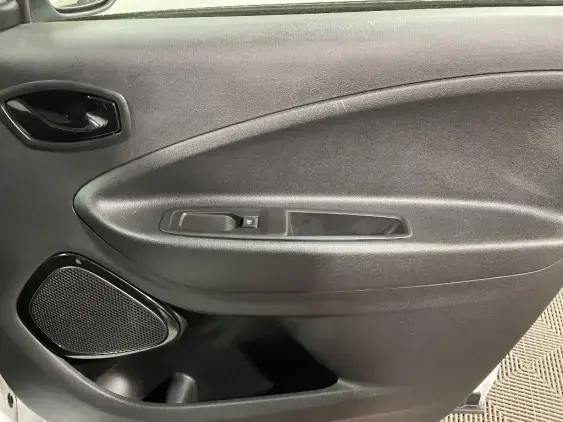 RENAULT ZOE - voiture d'occasion - Photo 18