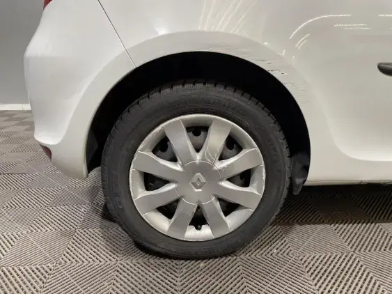 RENAULT CLIO III SOCIETE - voiture d'occasion - Photo 21