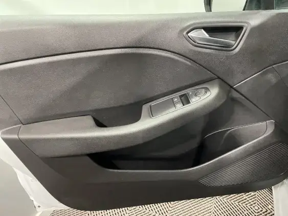 RENAULT CLIO V - voiture d'occasion - Photo 19