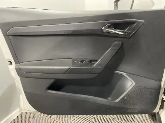 SEAT ARONA - voiture d'occasion - Photo 18