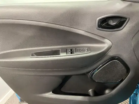 RENAULT ZOE - voiture d'occasion - Photo 17