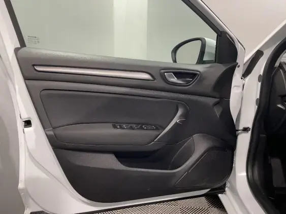 RENAULT MEGANE IV - voiture d'occasion - Photo 19