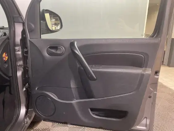 RENAULT KANGOO II - voiture d'occasion - Photo 19