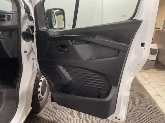 RENAULT TRAFIC FG III - voiture d'occasion - Photo 18