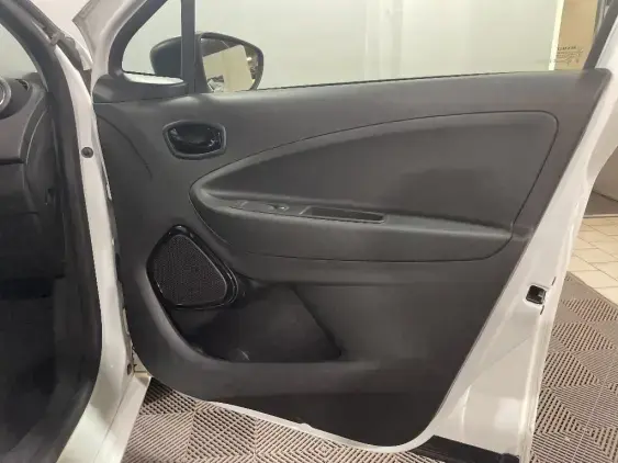 RENAULT ZOE - voiture d'occasion - Photo 18