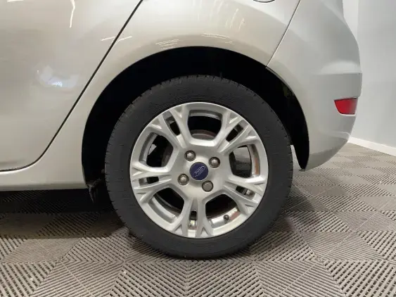 FORD FIESTA VI - voiture d'occasion - Photo 23