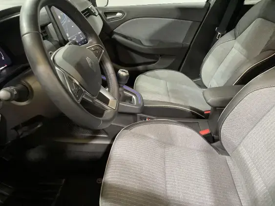 RENAULT CLIO V - voiture d'occasion - Photo 17