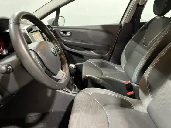 RENAULT CLIO IV - voiture d'occasion - Photo 17