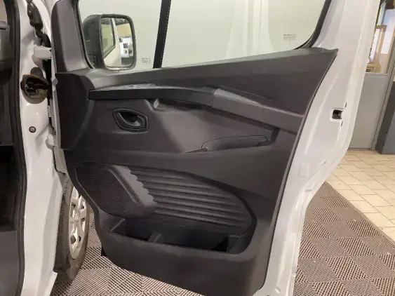 RENAULT TRAFIC III - voiture d'occasion - Photo 19