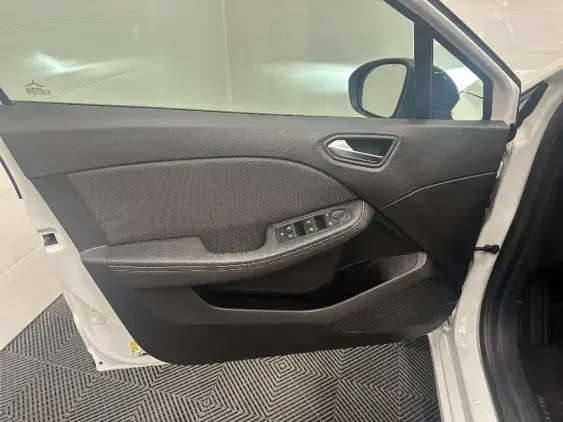 RENAULT CLIO V - voiture d'occasion - Photo 19