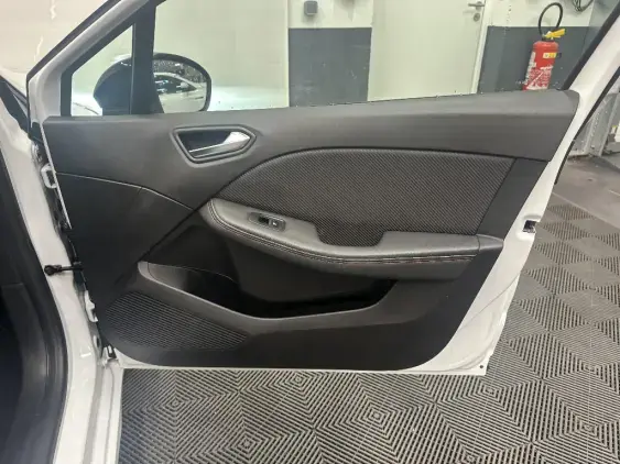 RENAULT CLIO V - voiture d'occasion - Photo 20