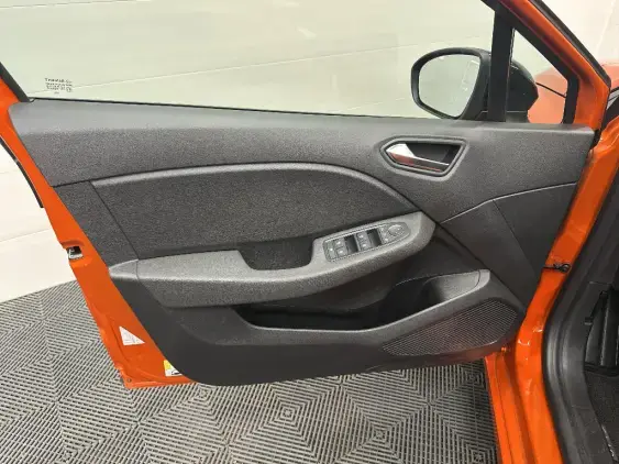 RENAULT CLIO V - voiture d'occasion - Photo 19