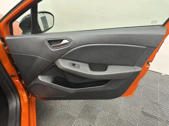 RENAULT CLIO V - voiture d'occasion - Photo 20