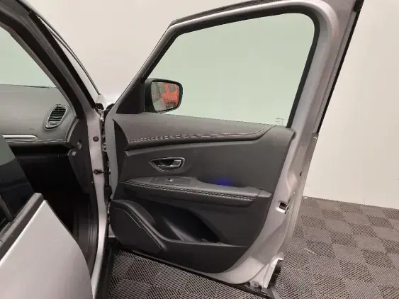 RENAULT GRAND SCENIC IV - voiture d'occasion - Photo 17