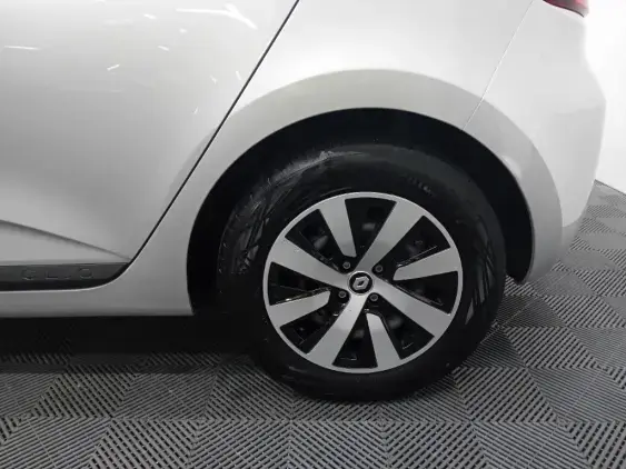 RENAULT CLIO V - voiture d'occasion - Photo 23