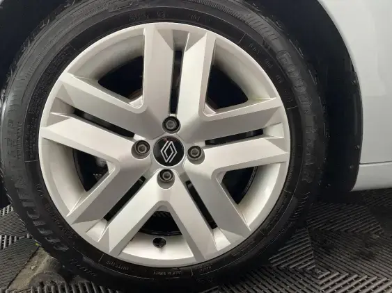 RENAULT CLIO V - voiture d'occasion - Photo 23