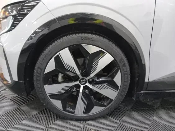 RENAULT MEGANE V - voiture d'occasion - Photo 23