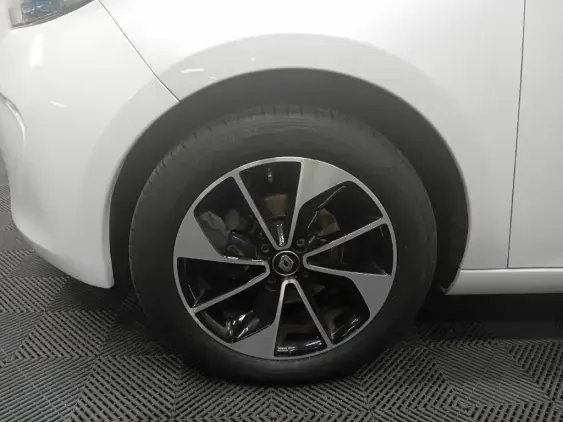 RENAULT ZOE - voiture d'occasion - Photo 23