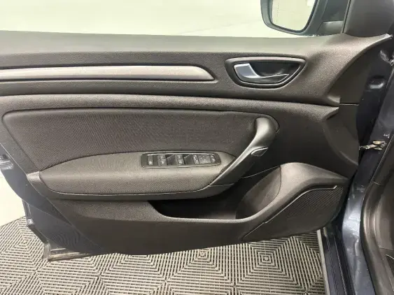 RENAULT MEGANE IV - voiture d'occasion - Photo 19