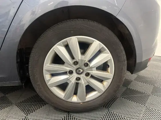 RENAULT MEGANE IV - voiture d'occasion - Photo 23